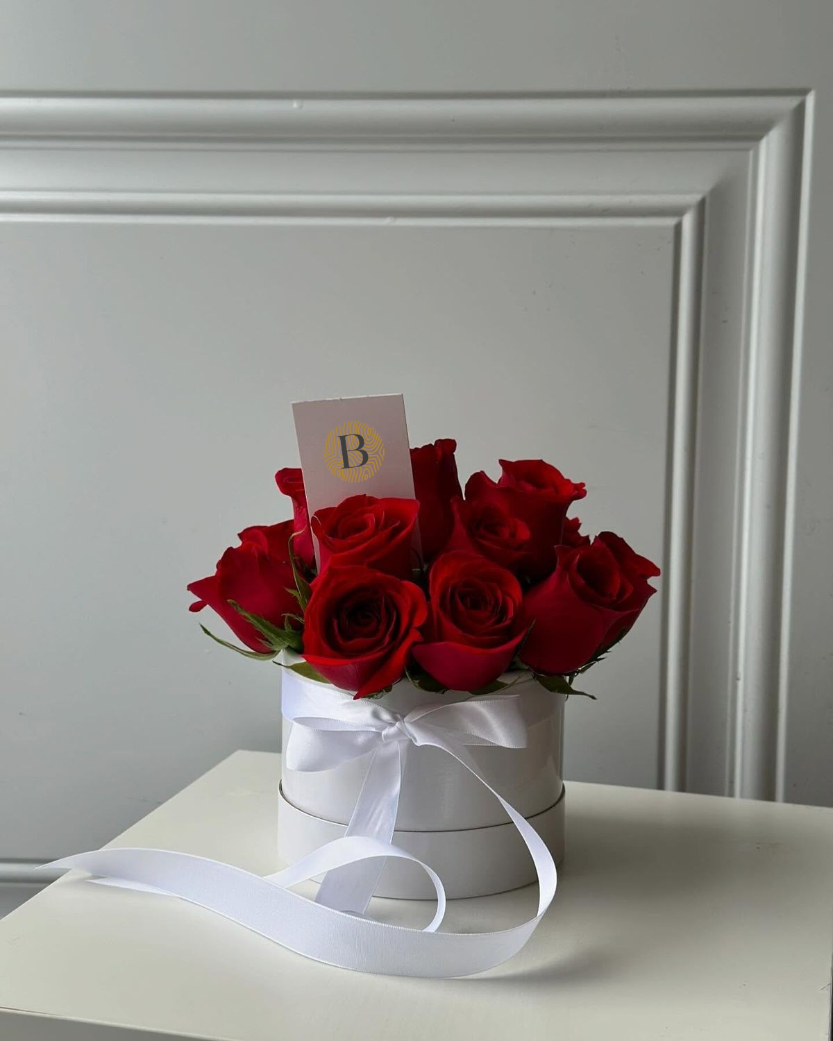 Roselle - Box 15 Luxury Red Roses - Bambi