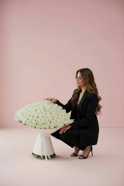 1 bouquet of white roses, 151 count