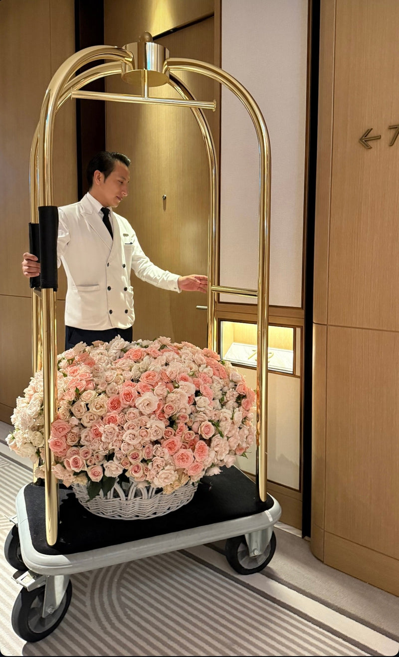 501 Pastel Spray Roses Dubai | Luxury Basket of 501 Stems | 4-Hour Delivery – Bambi