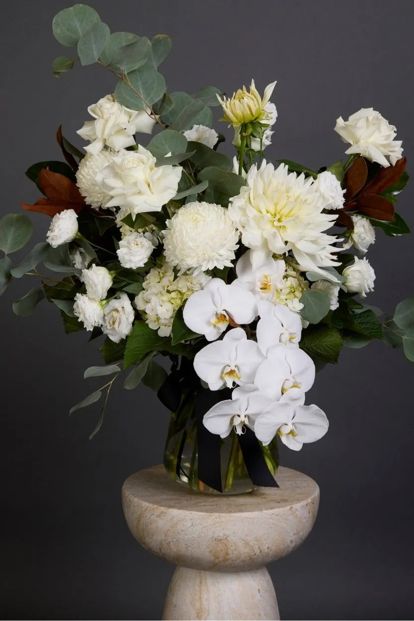 White Seasonal Glass Vase Arrangement Dubai Extra Large with Wrapping by Bambi - Bambi