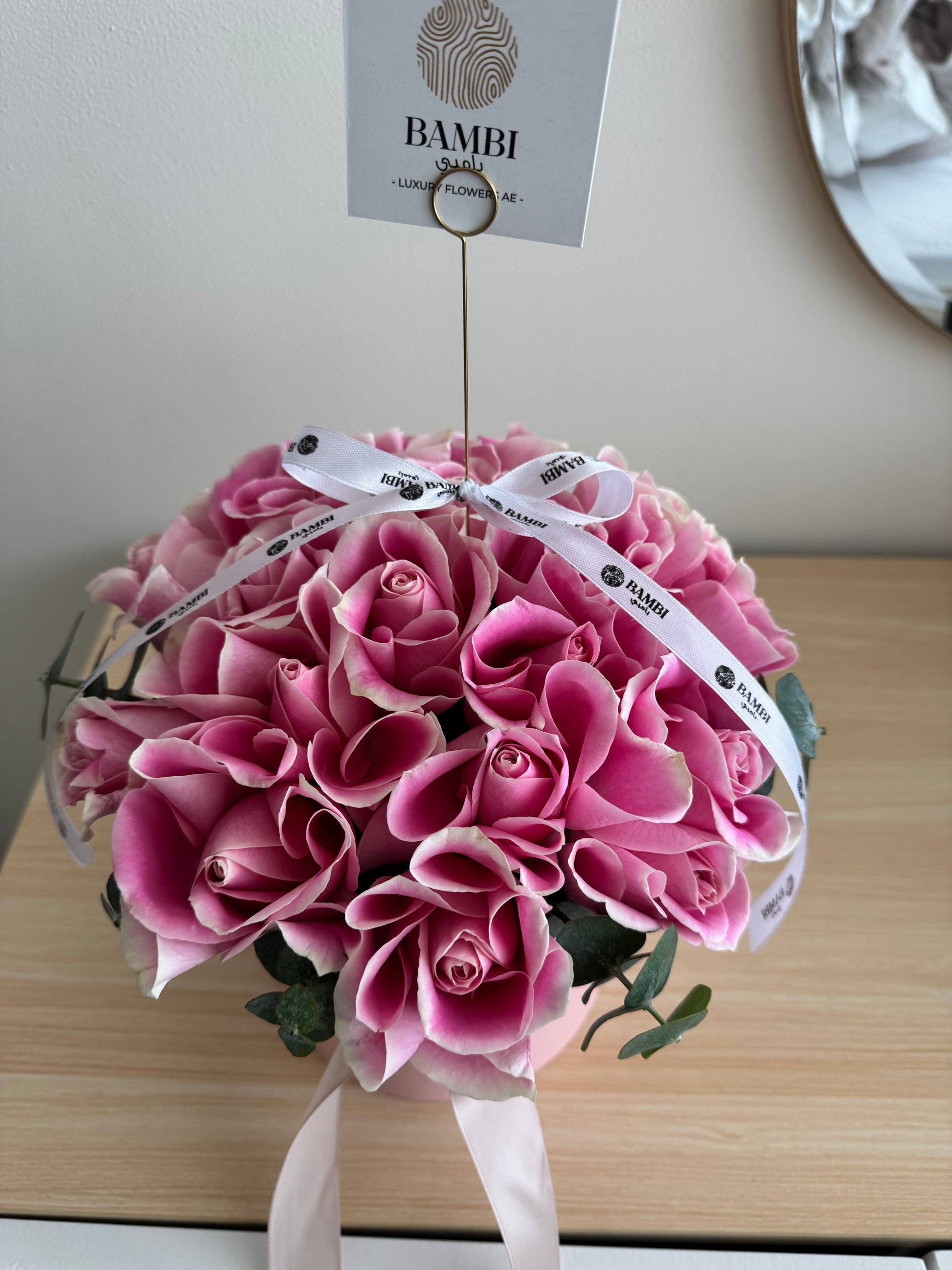 Étoile - 20 Pink Reflexed Roses in a Hat Box - Bambi