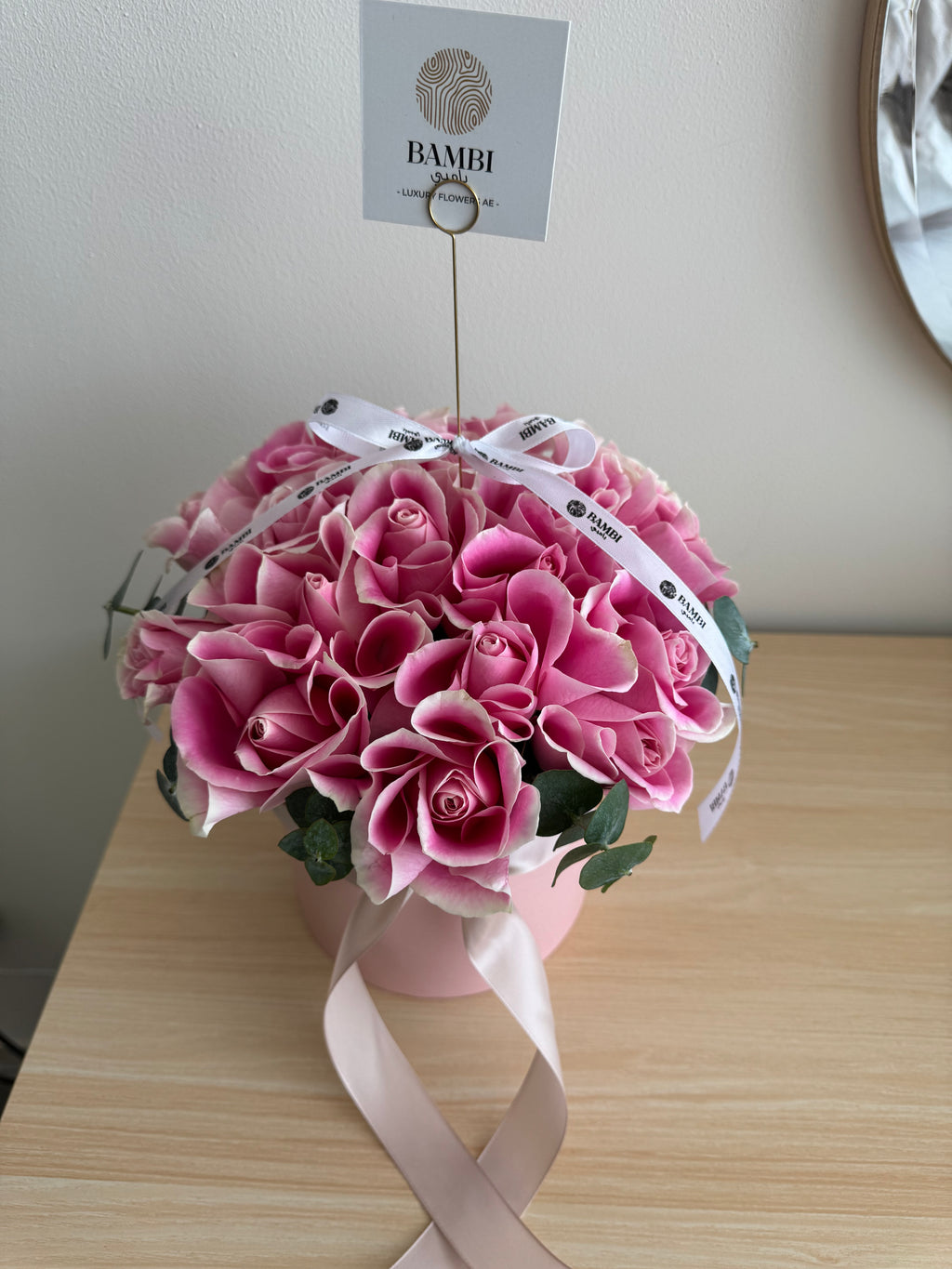 Étoile - 20 Pink Reflexed Roses in a Hat Box - Bambi