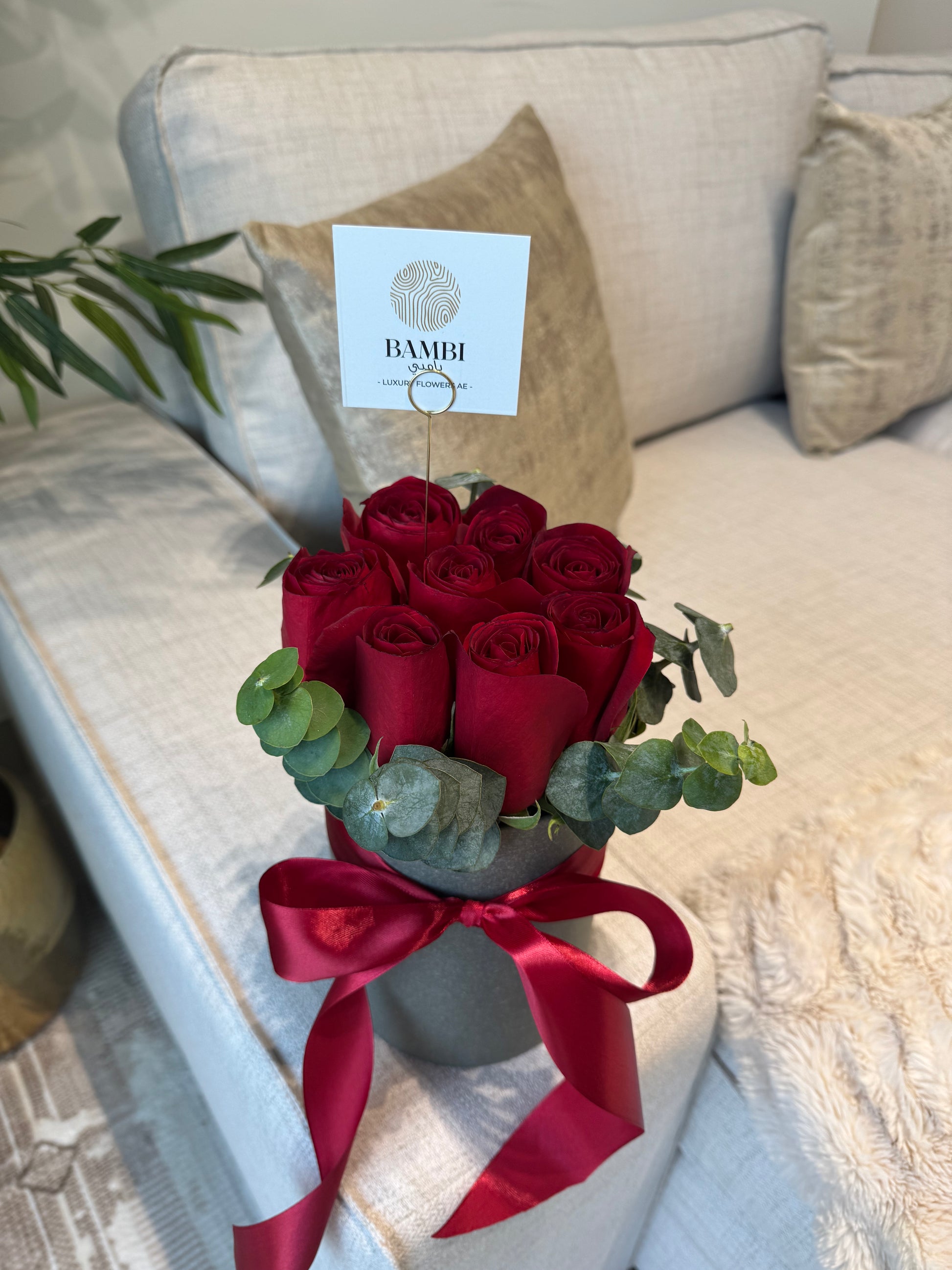 Velour - 8 Premium Red Roses in a Hat Box - Bambi