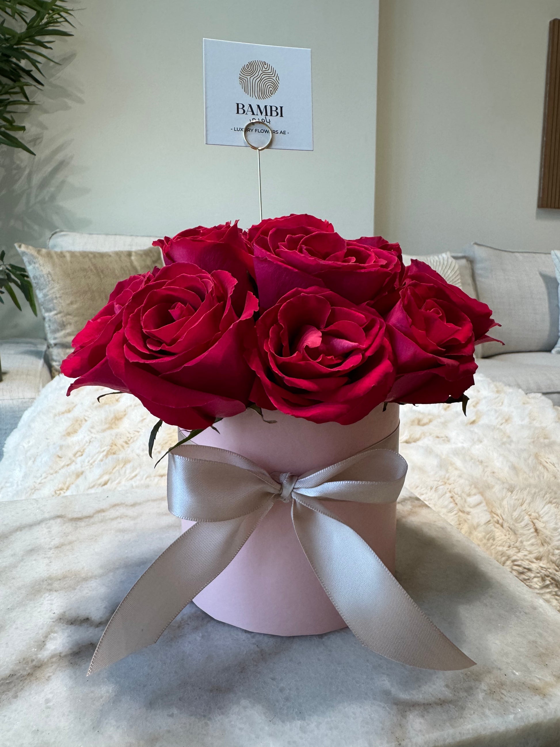 Lustre - 12 Hot Pink Roses in a Hat Box - Bambi