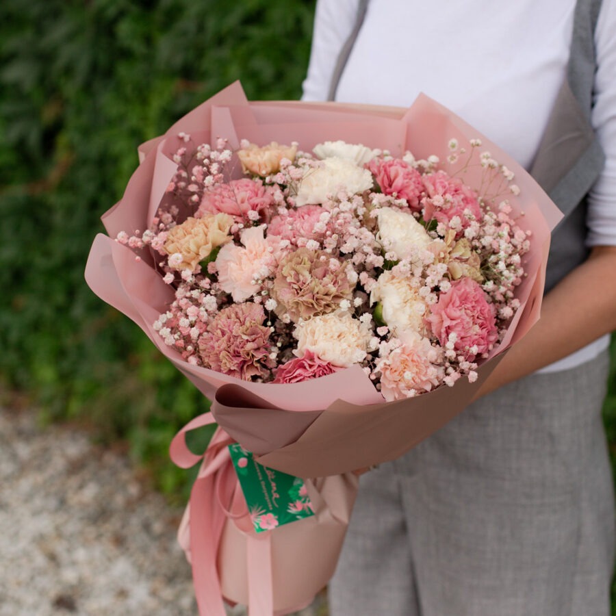 Carnations & Baby’s Breath Bouquet – Elegant Hand-Tied Bouquet | Bambi