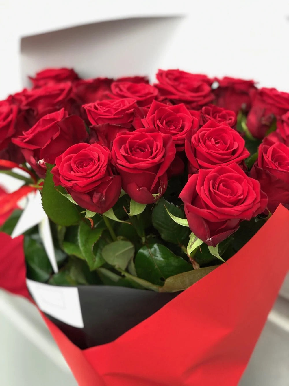 150 Red Roses Dubai – Premium Luxury Bouquet, Same Day Delivery | Bambi