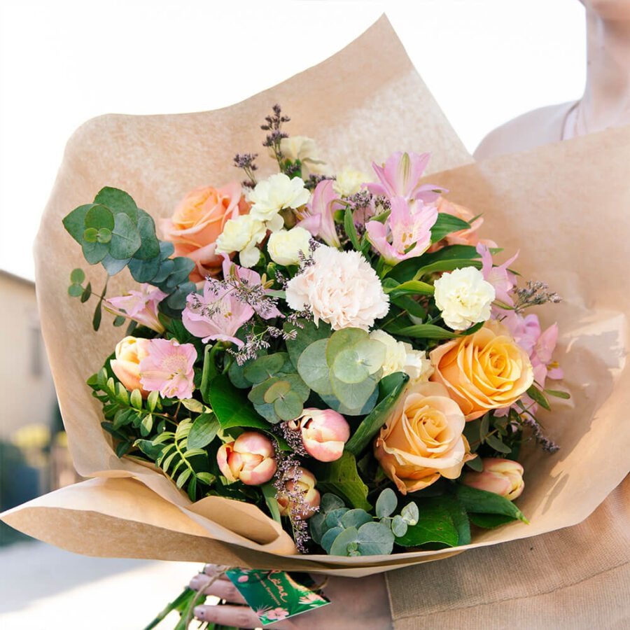Seasonal Bloom Bouquet – Elegant Hand-Tied Arrangement | Bambi
