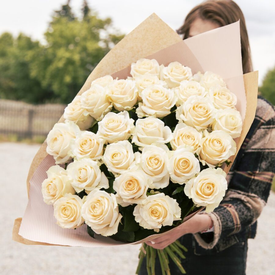 30 White Roses Bouquet – Elegant Hand-Tied | Bambi