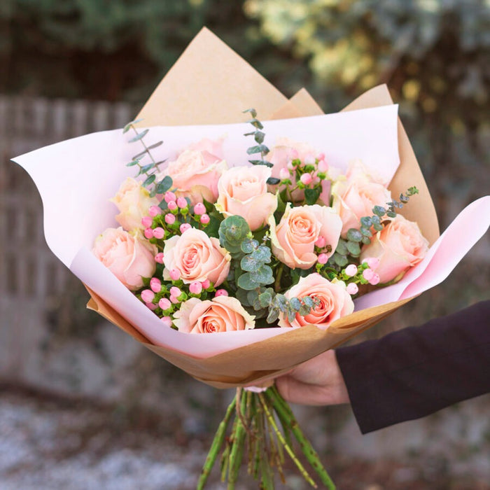 Pinky Love Roses Bouquet – Elegant Hand-Tied Arrangement | Bambi - Bambi