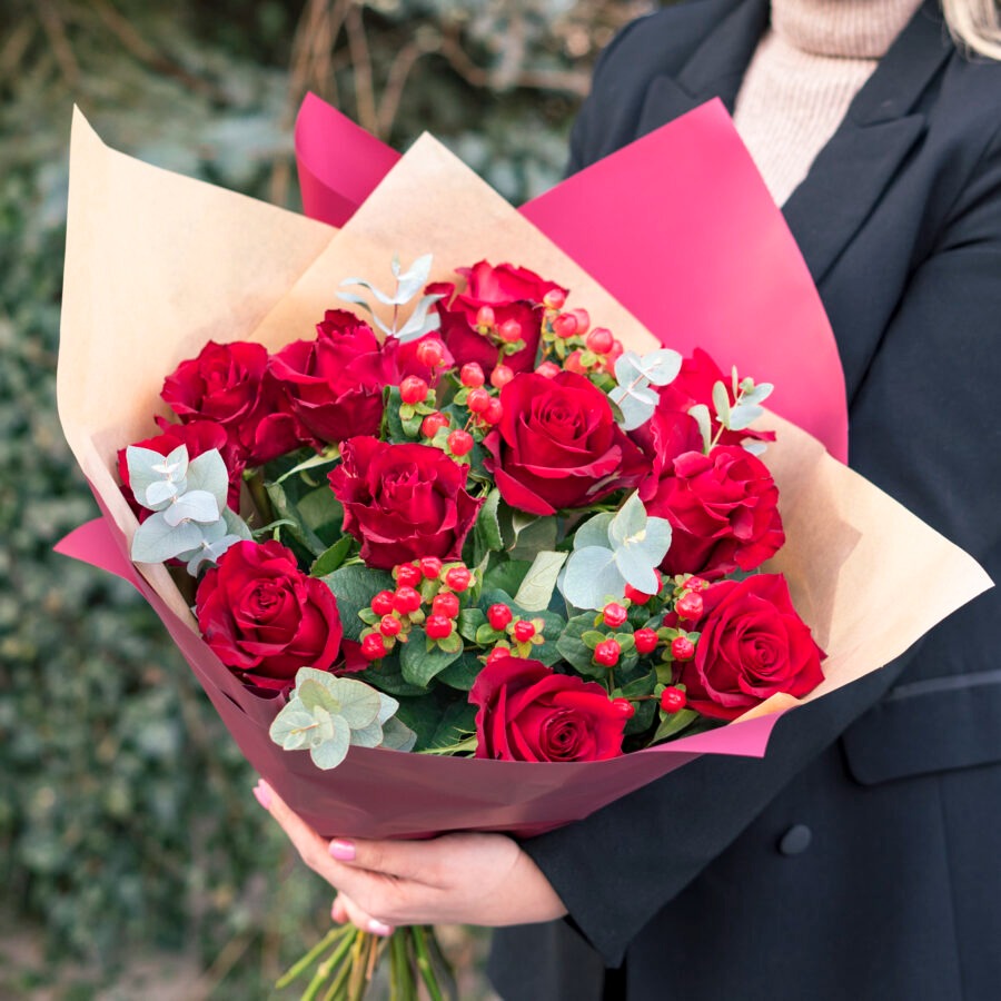 Red Roses Bouquet – Classic Hand-Tied | Bambi