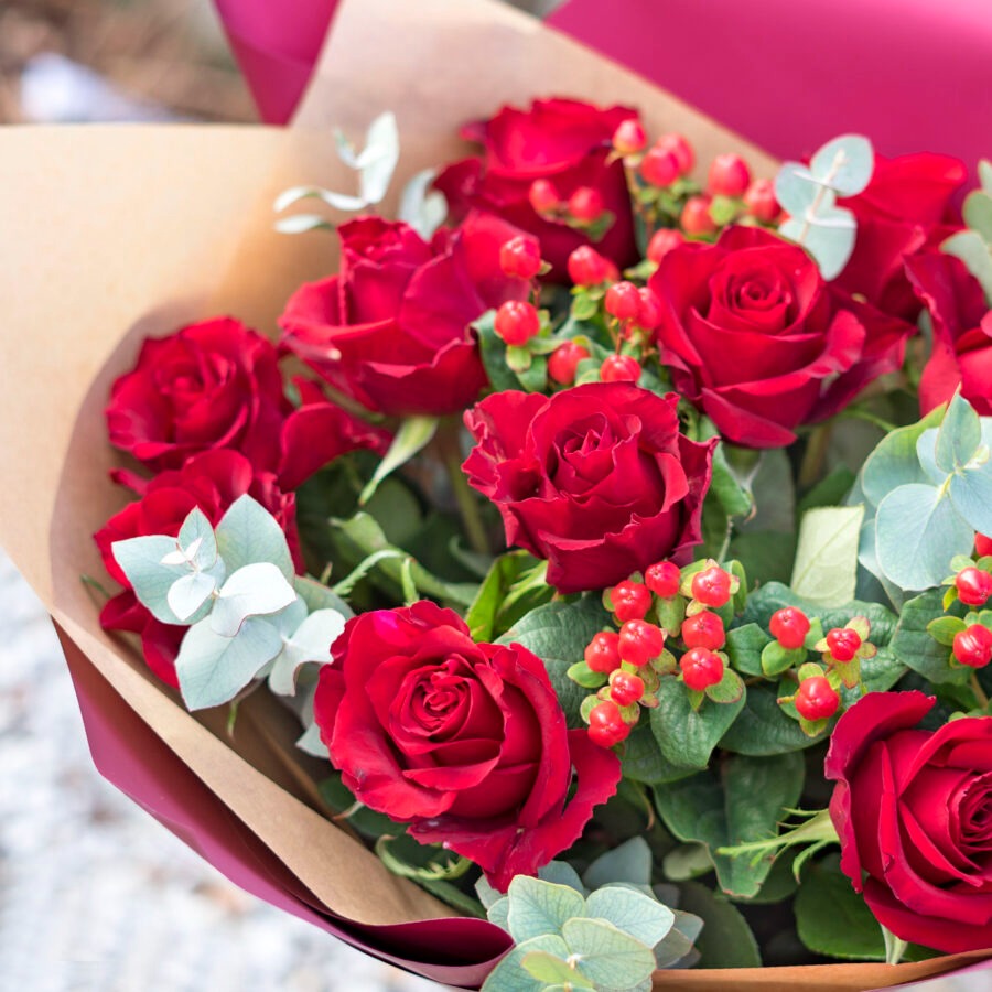 Red Roses Bouquet – Classic Hand-Tied | Bambi