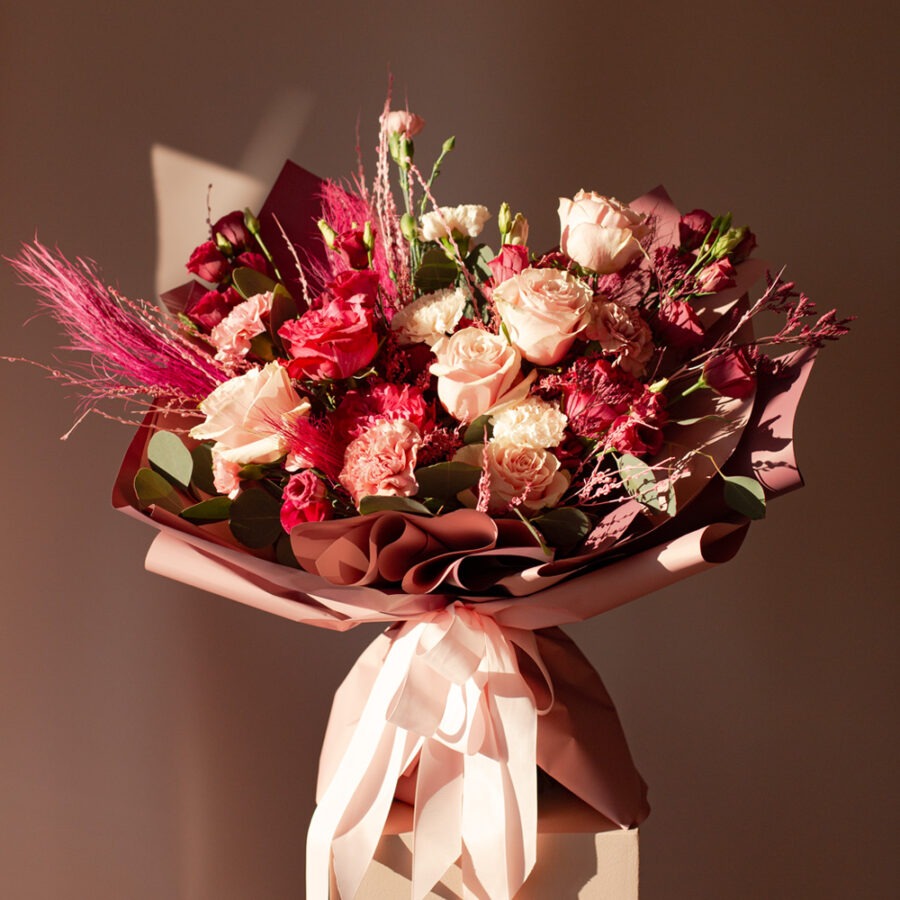 Roses & Lisianthus Bouquet – Elegant Hand-Tied Bouquet | Bambi