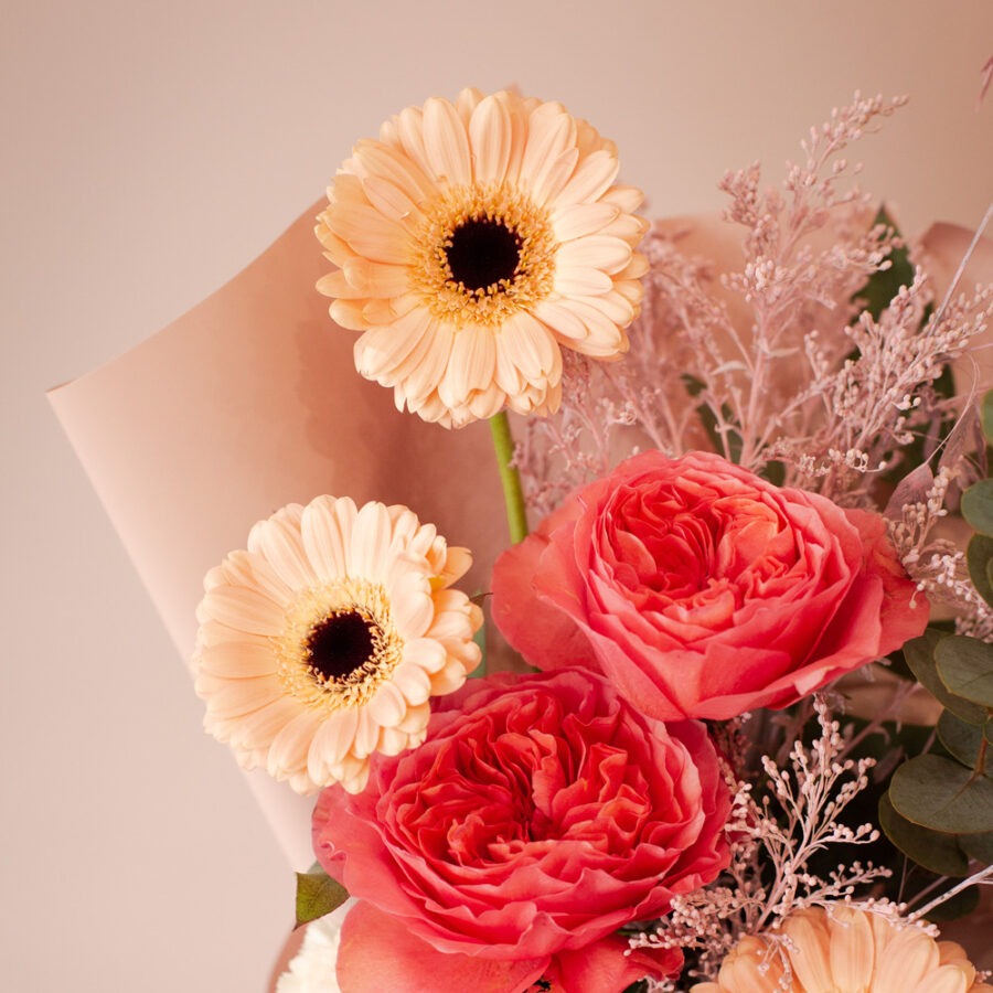 Peach Vrapp Bouquet – Roses & Gerberas Hand-Tied | Bambi