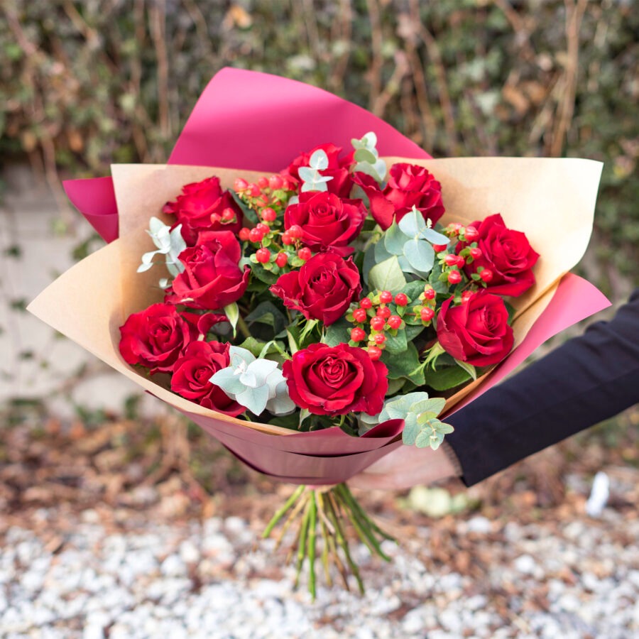 Red Roses Bouquet – Classic Hand-Tied | Bambi