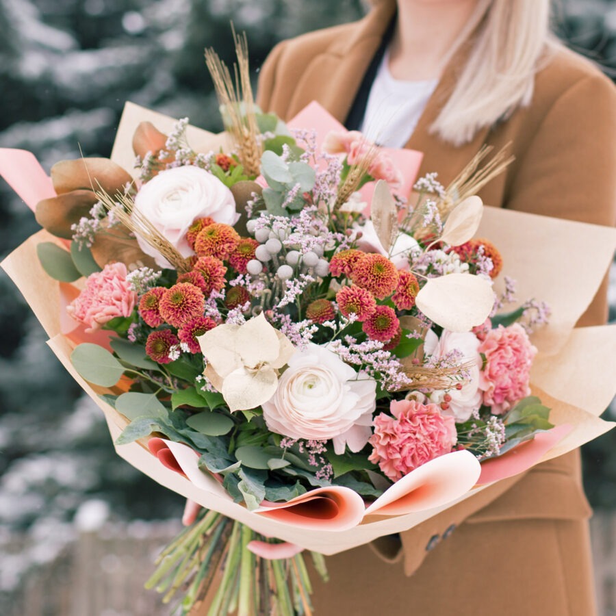 Modern Bouquet – Ranunculus & Carnations | Bambi