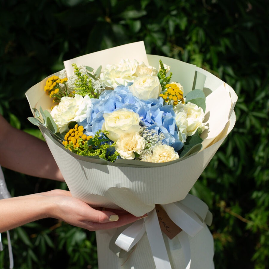 Hydrangea and Roses Blue Ivy Bouquet – White and Blue Hand-Tied | Bambi