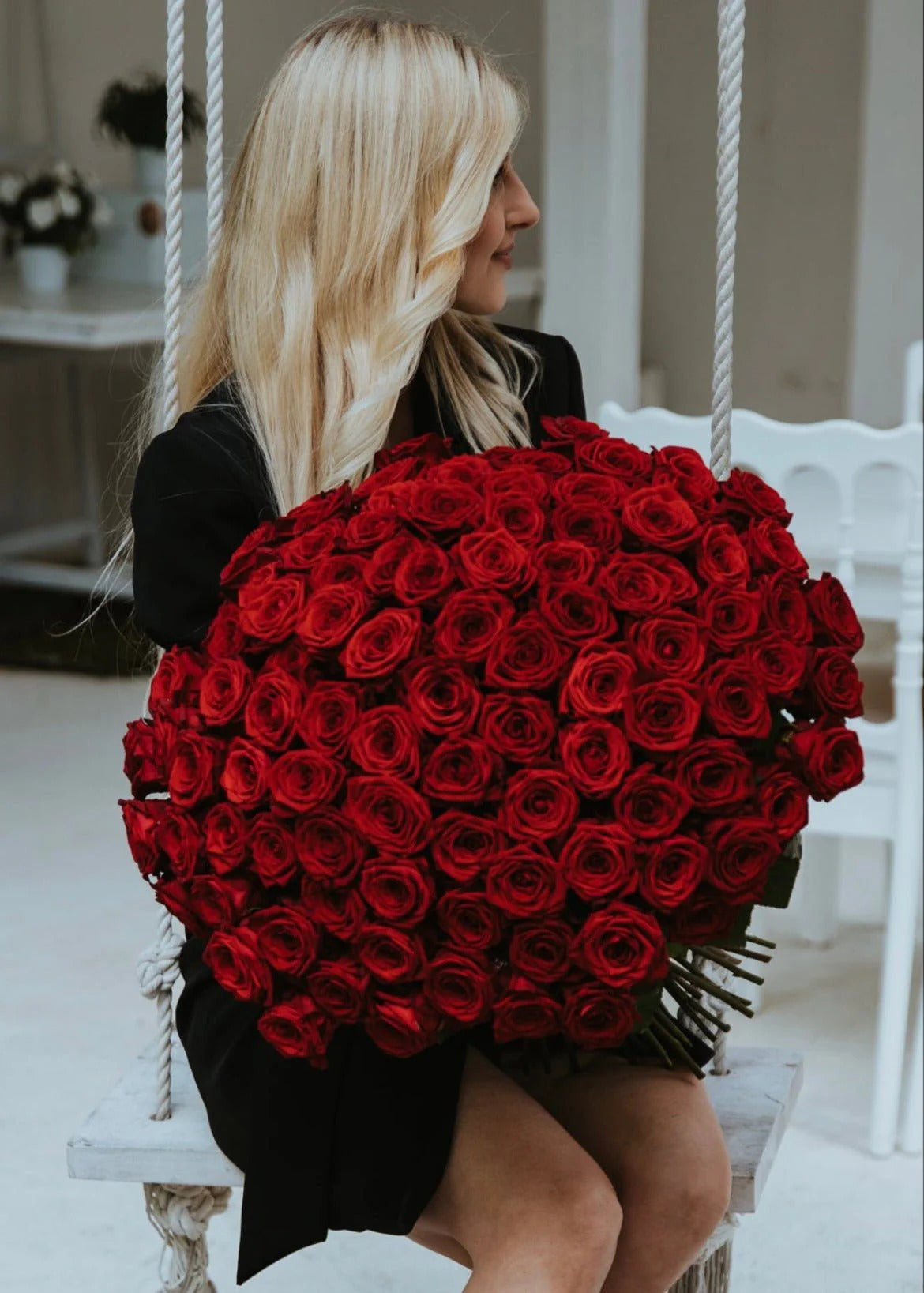 150 Red Roses Dubai – Premium Luxury Bouquet, Same Day Delivery | Bambi