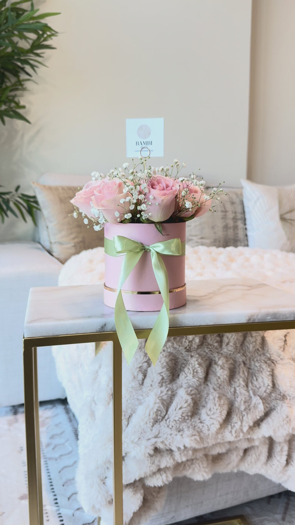Ivory - 8 Pink Roses & Babies Breath in a Hat Box - Bambi