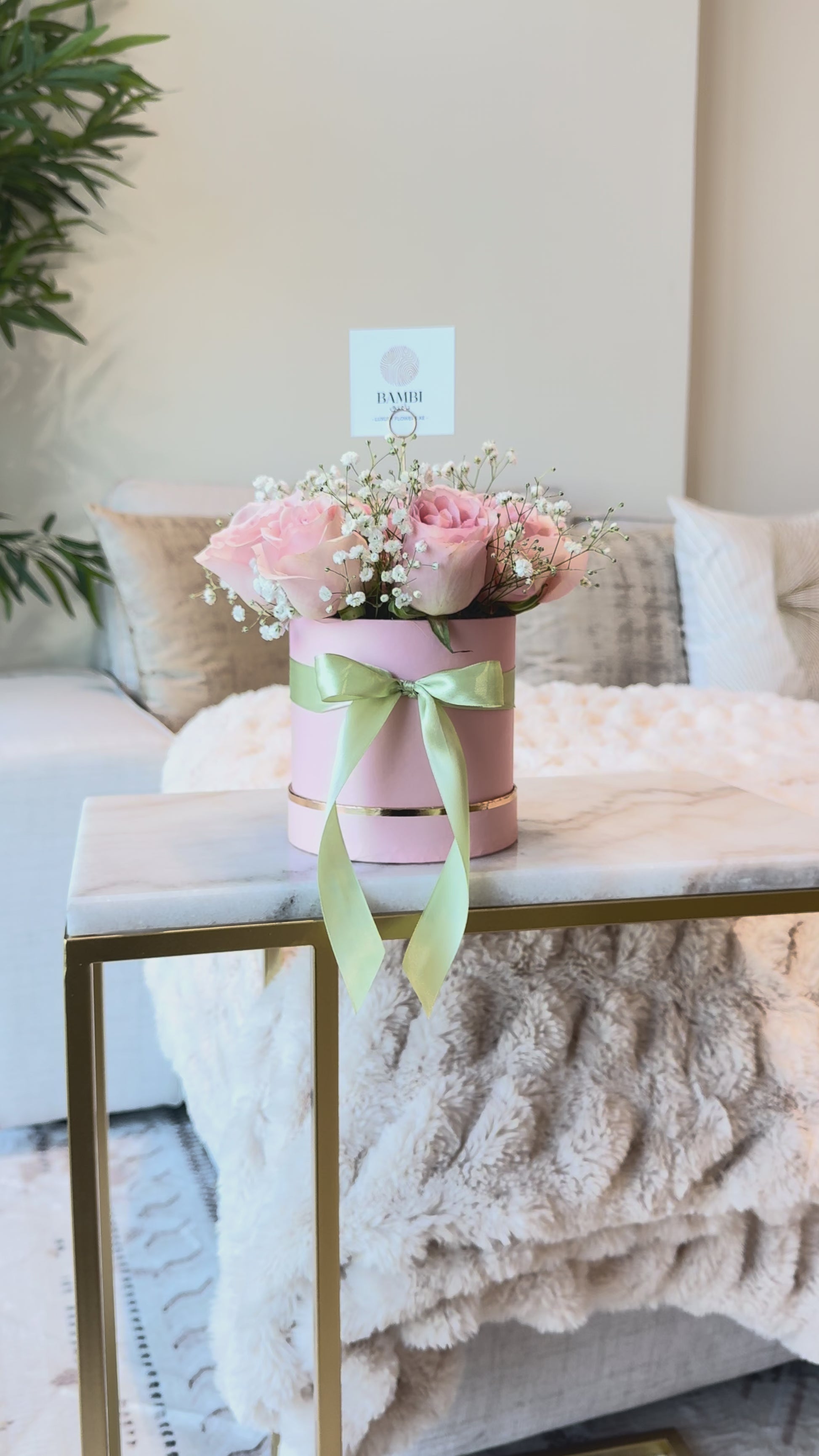 Ivory - 8 Pink Roses & Babies Breath in a Hat Box - Bambi