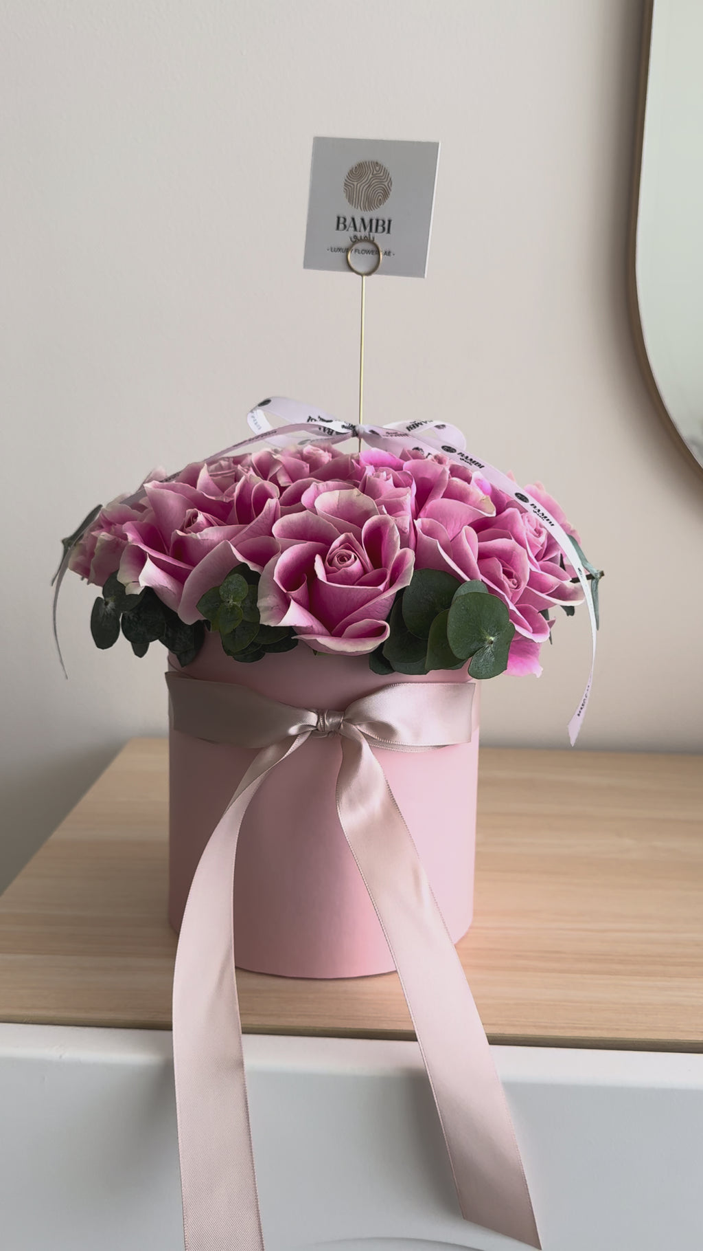 Étoile - 20 Pink Reflexed Roses in a Hat Box - Bambi
