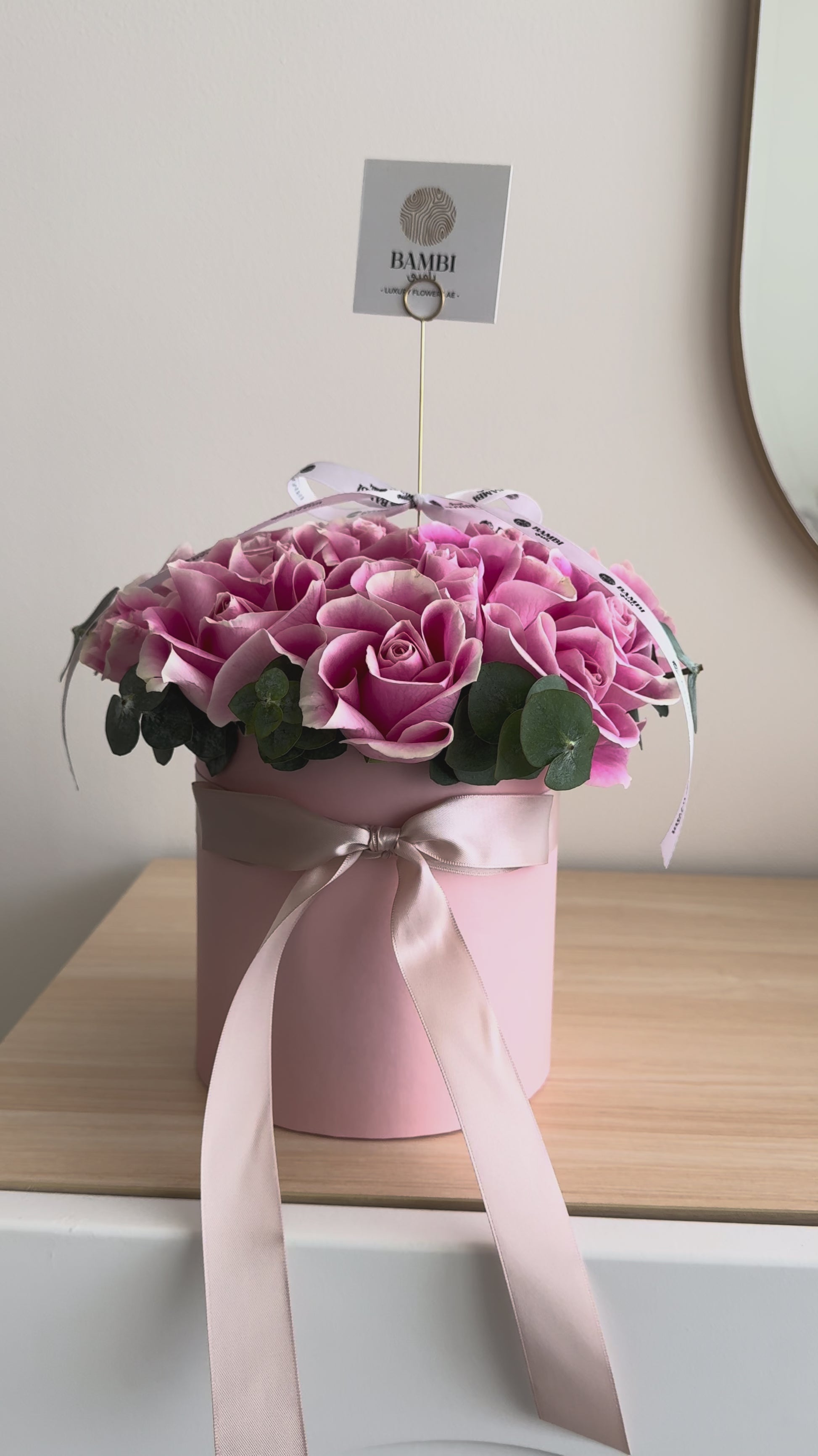 Étoile - 20 Pink Reflexed Roses in a Hat Box - Bambi