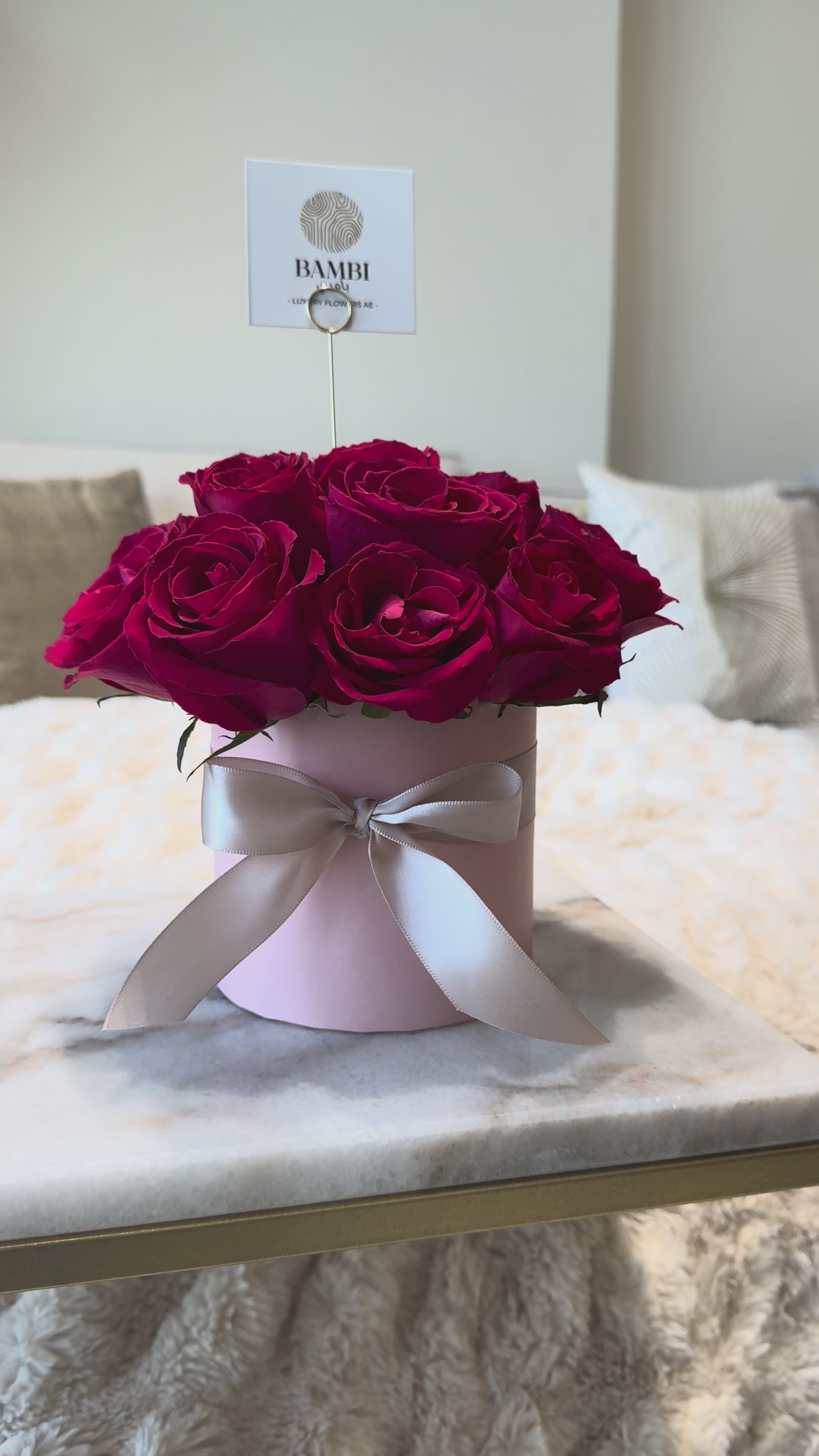 Lustre - 12 Hot Pink Roses in a Hat Box - Bambi