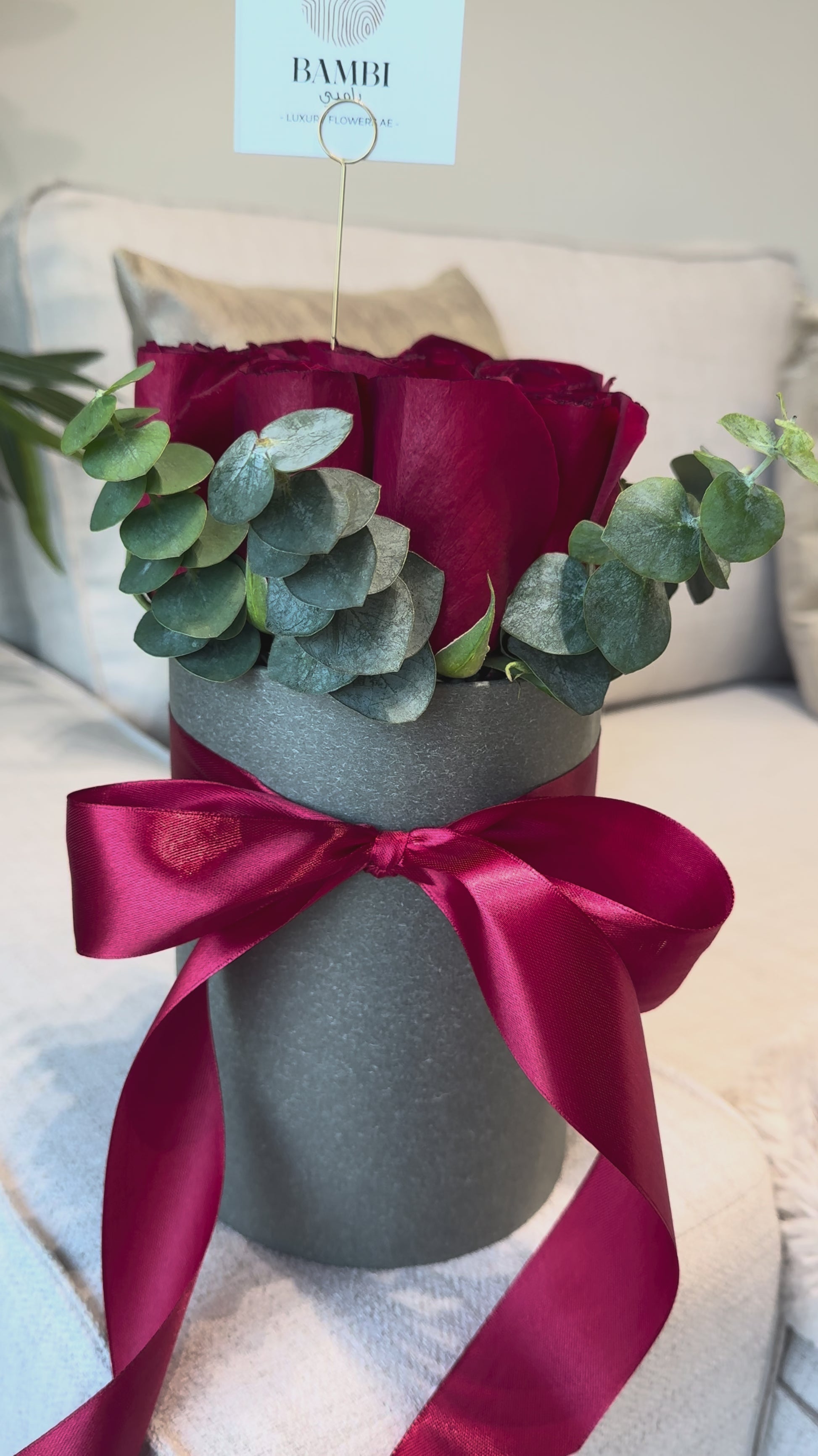 Velour - 8 Premium Red Roses in a Hat Box - Bambi